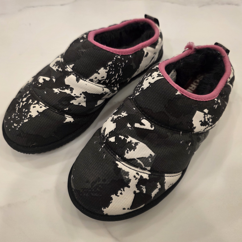Sorel Black and White Women's Slippers with Pink Trim Size 7